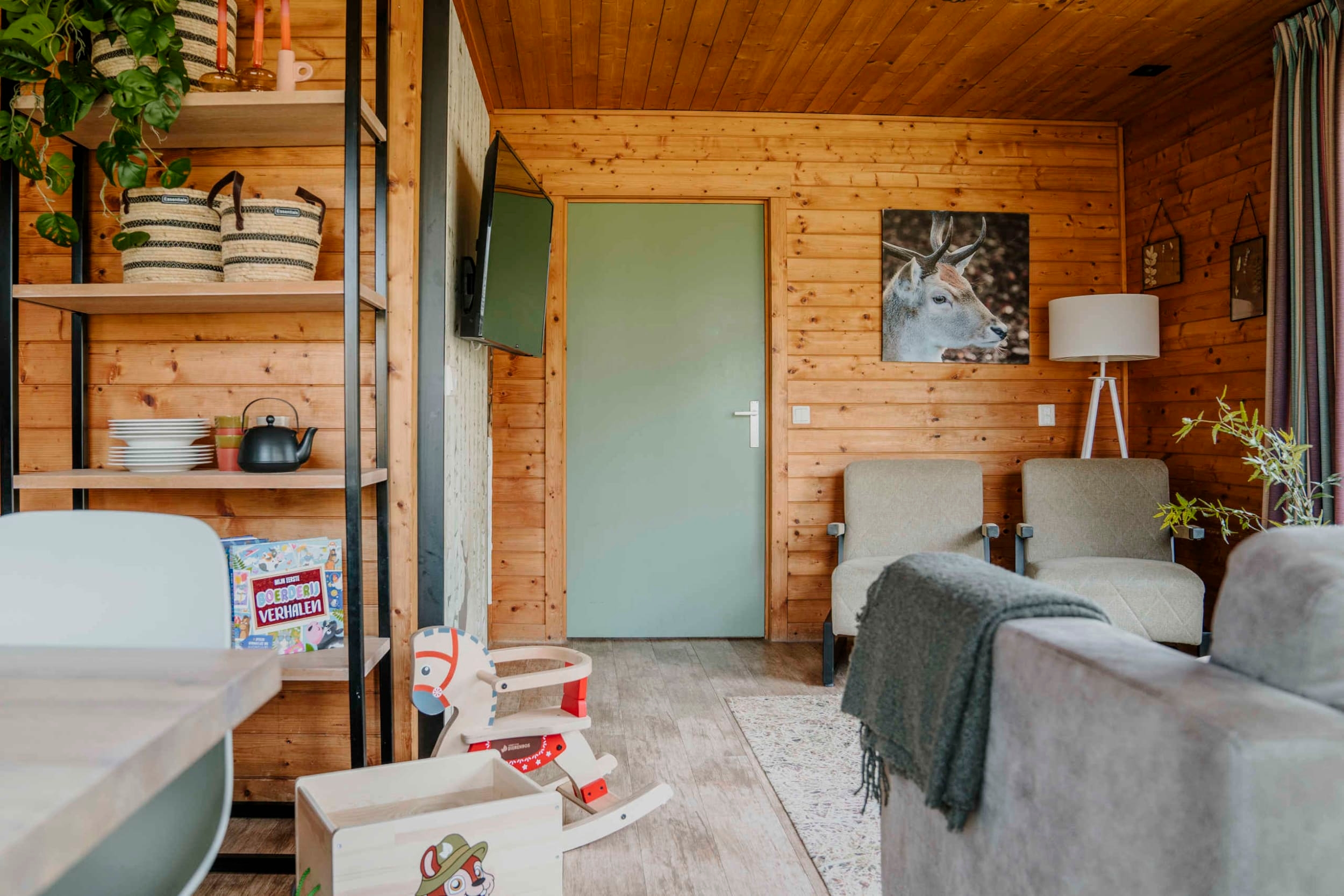 woonkamer-kidsbungalow-damhert-vakantiepark-di