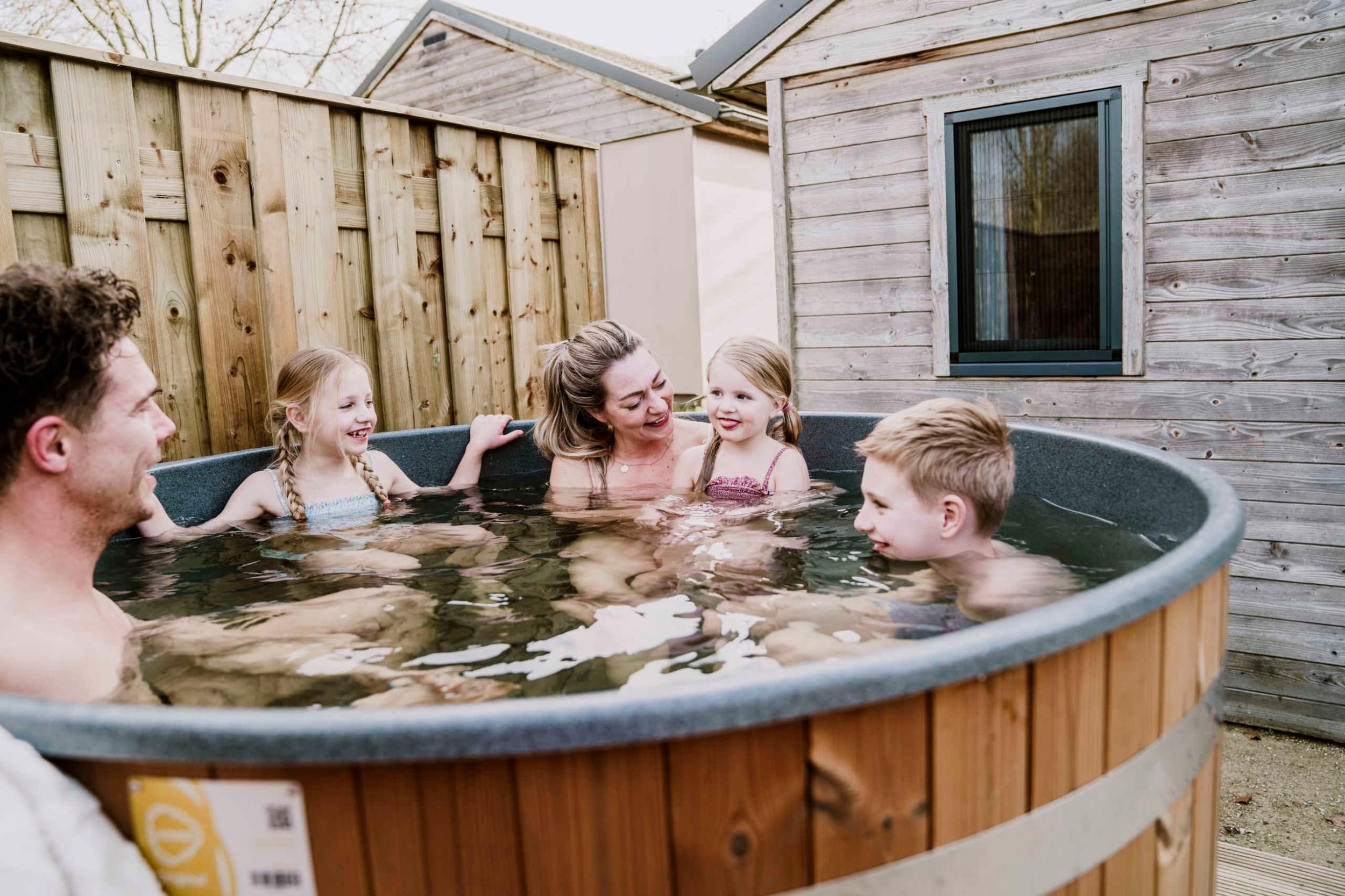 terras-hottub-luxe-kidsbungalow-damhert-vakant