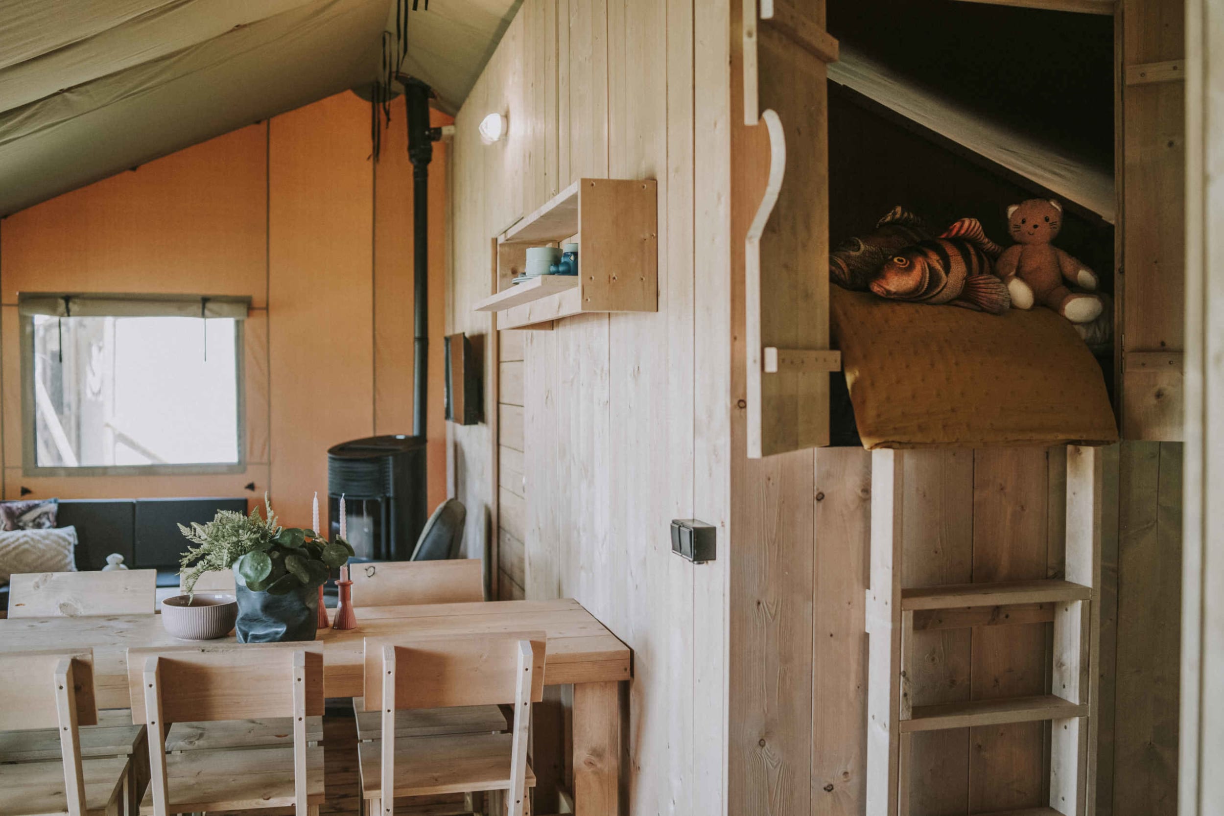 bedstee-luxe-kids-lodgetent-pauw-vakantiepark-